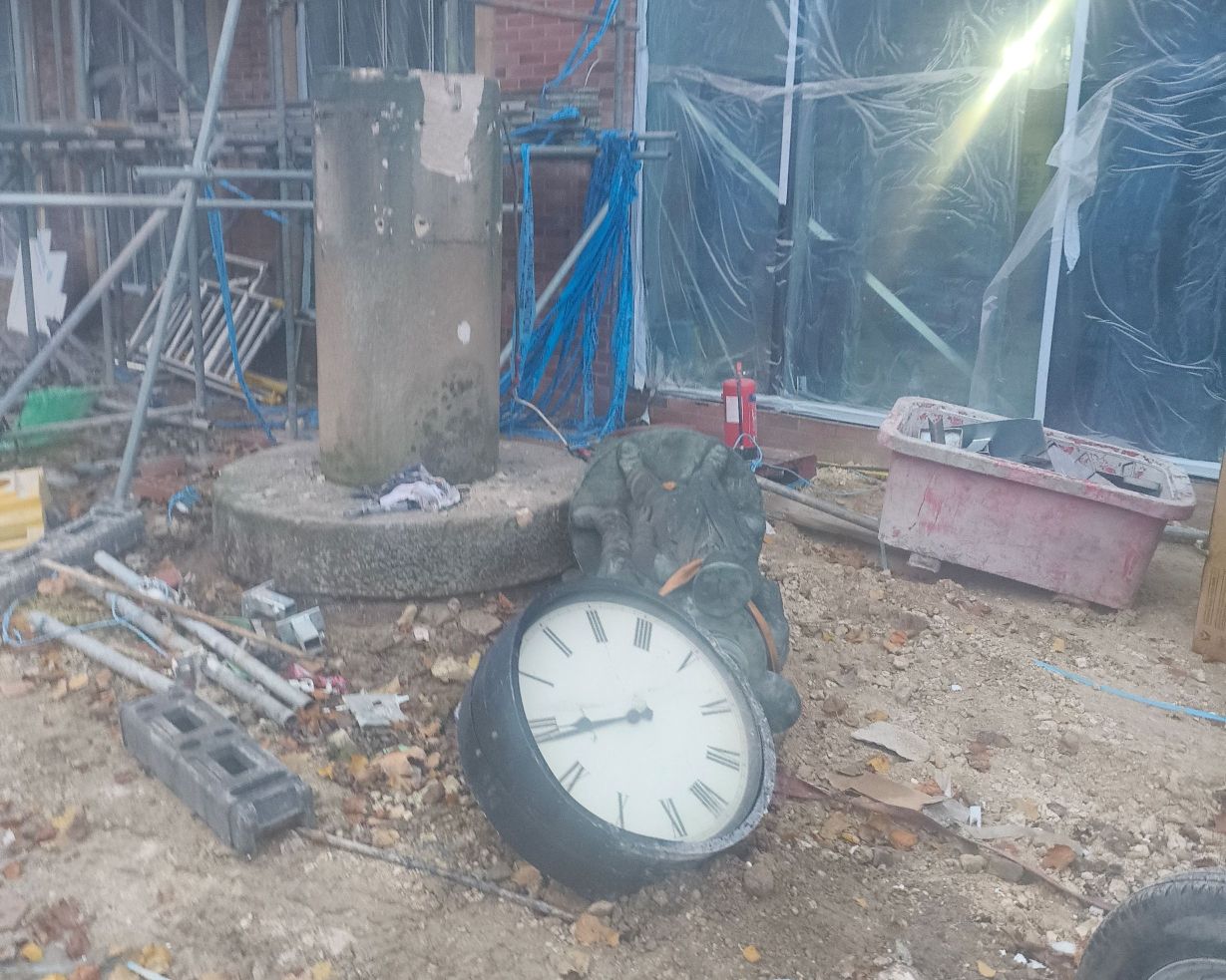 The theft left the statue seriously damaged.