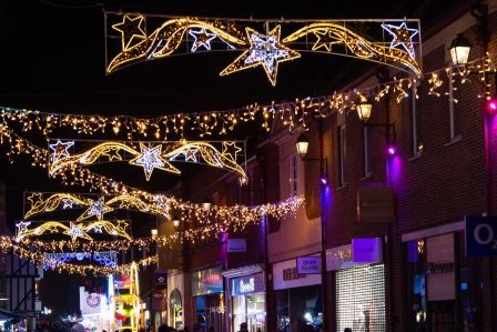 Link to Christmas lights switch-on content