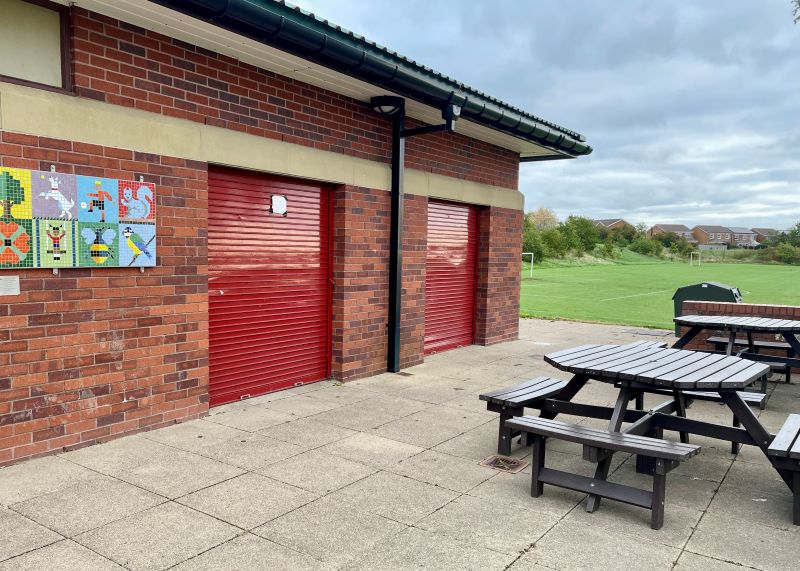 Holmebrook Valley Park cafe external